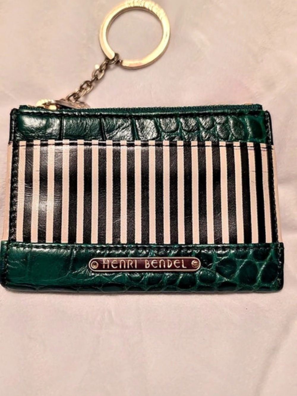 Henri Bendel Reptile Embossed Striped Key Ring Card Wallet Green Black White GUC